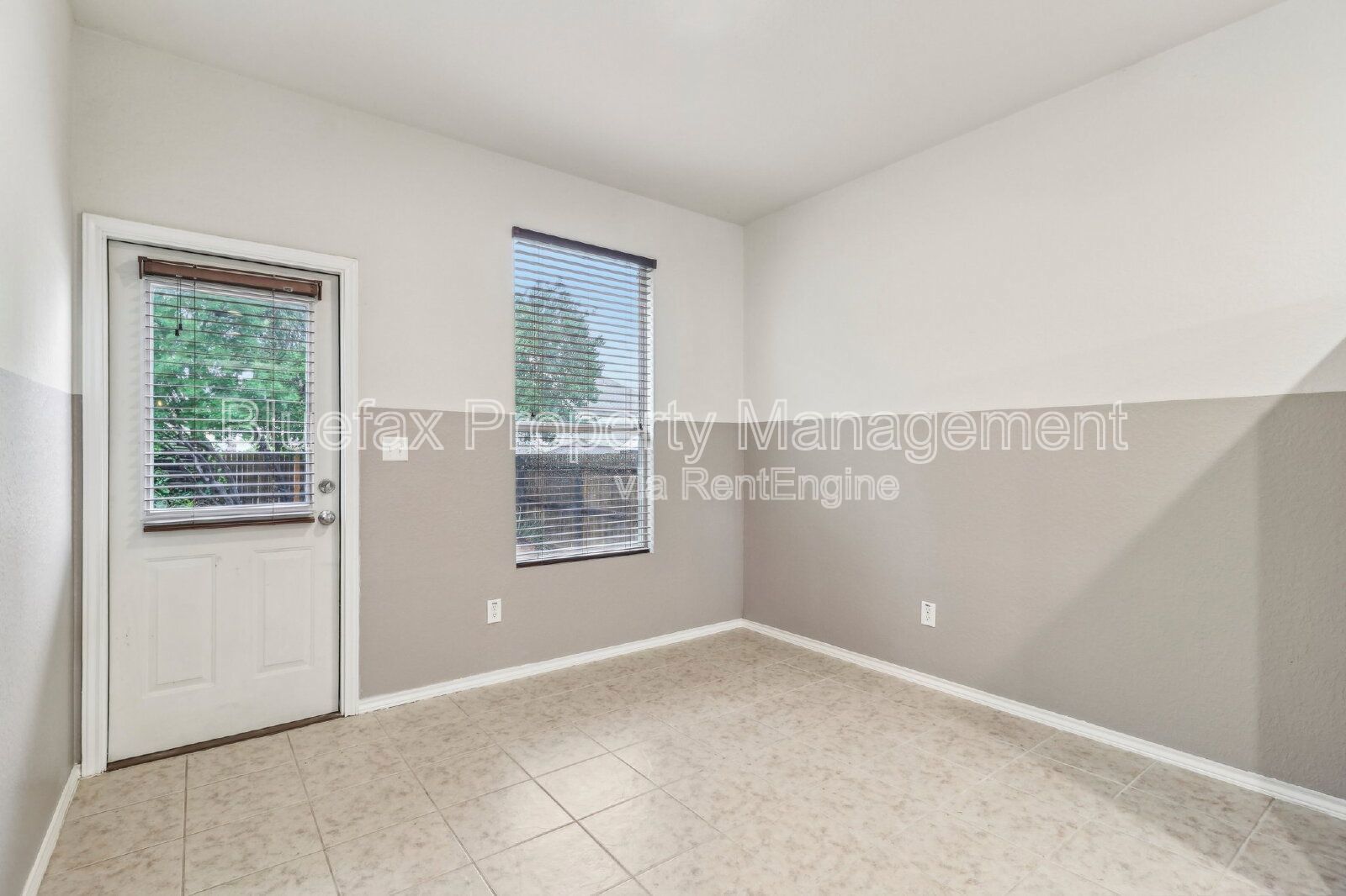 Beautiful 1 Story Home with an Office and a Gorgeous Back Yard property image