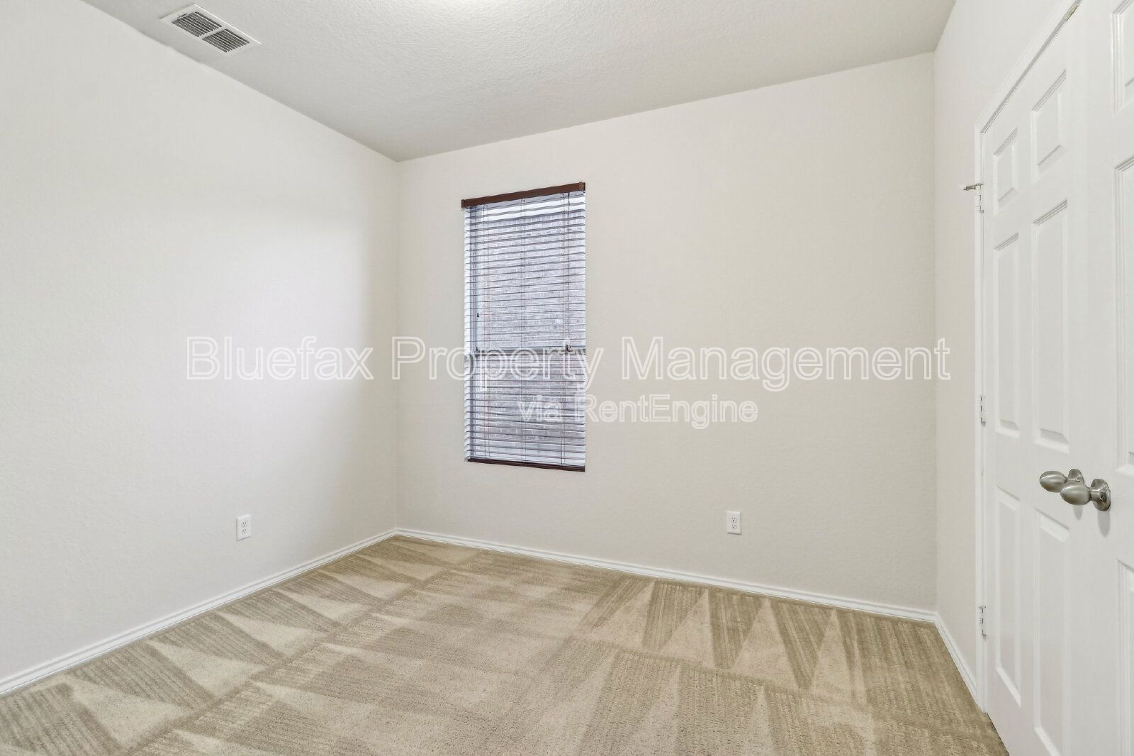 Beautiful 1 Story Home with an Office and a Gorgeous Back Yard property image