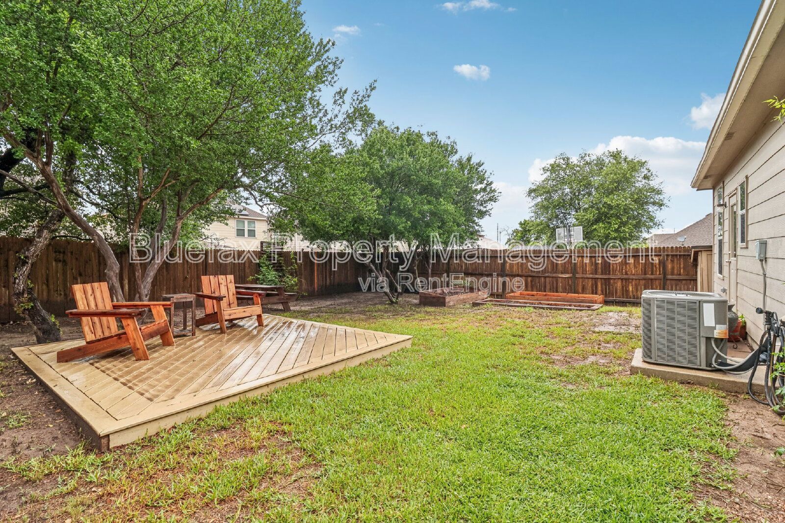 Beautiful 1 Story Home with an Office and a Gorgeous Back Yard property image