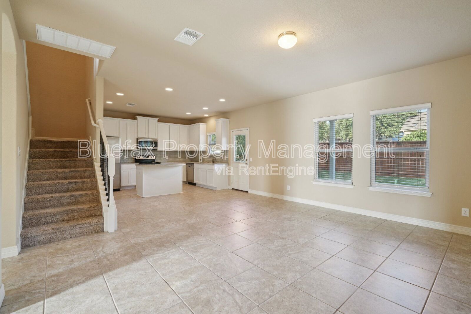 5 Bedroom Home with Balcony - Easy Access to Loop 1604, Hwy 90 and JBSA Lackland! property image