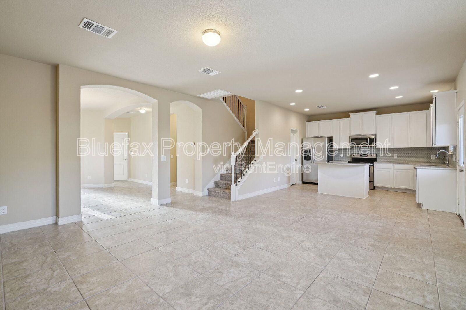 5 Bedroom Home with Balcony - Easy Access to Loop 1604, Hwy 90 and JBSA Lackland! property image