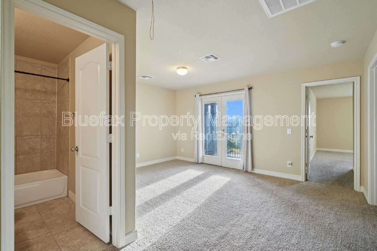 5 Bedroom Home with Balcony - Easy Access to Loop 1604, Hwy 90 and JBSA Lackland! property image