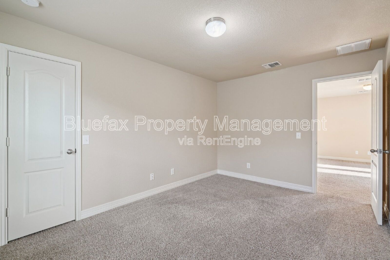 5 Bedroom Home with Balcony - Easy Access to Loop 1604, Hwy 90 and JBSA Lackland! property image