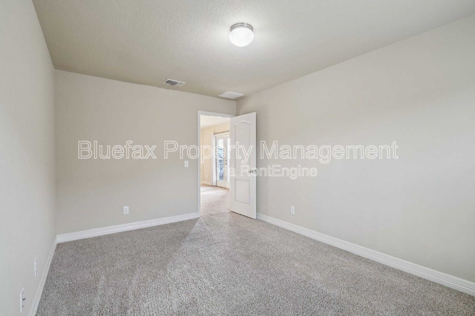 5 Bedroom Home with Balcony - Easy Access to Loop 1604, Hwy 90 and JBSA Lackland! property image