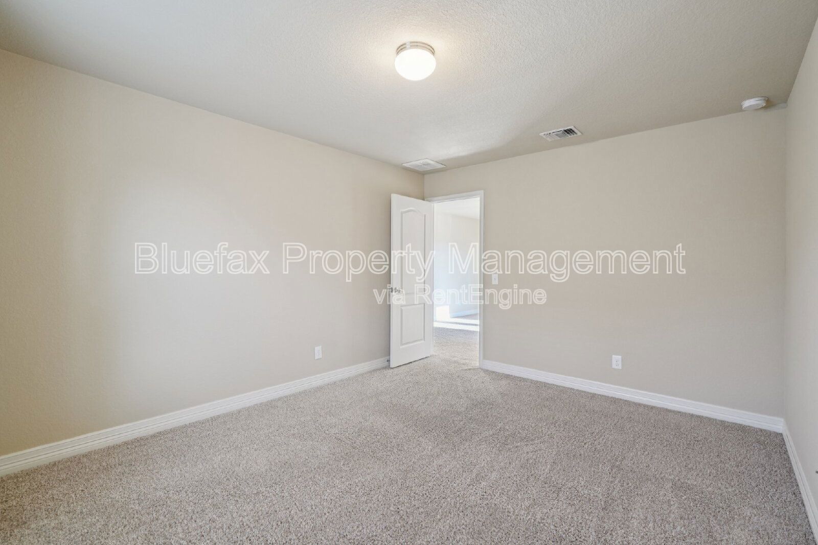 5 Bedroom Home with Balcony - Easy Access to Loop 1604, Hwy 90 and JBSA Lackland! property image