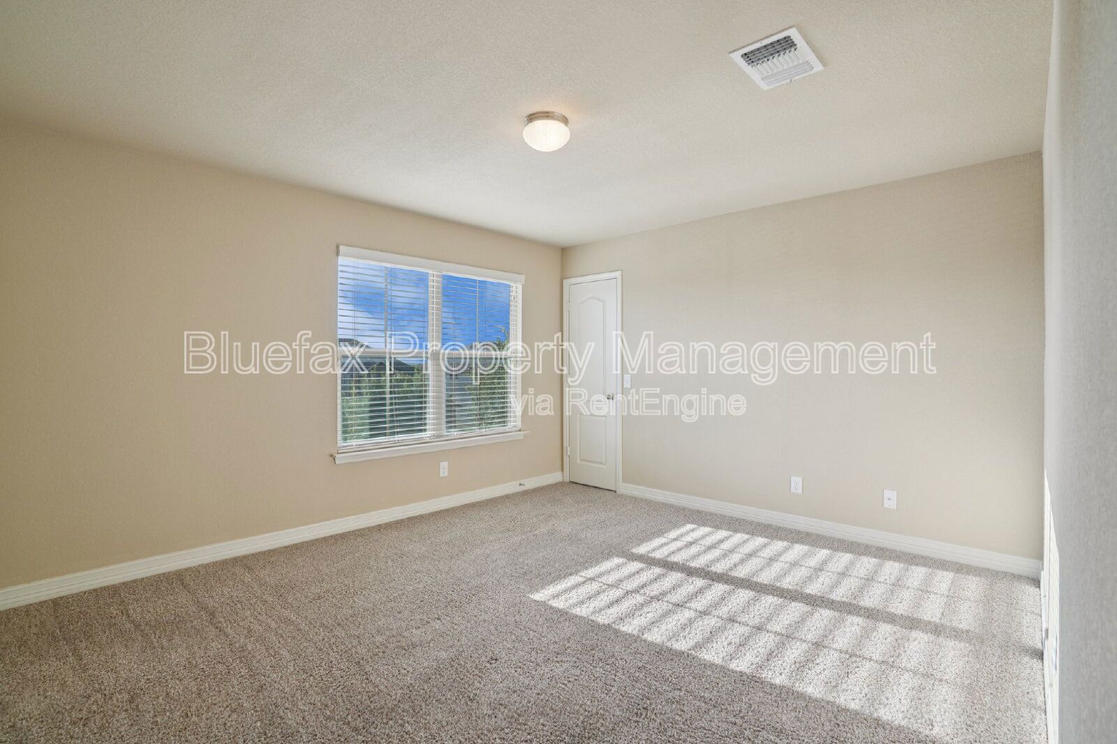 5 Bedroom Home with Balcony - Easy Access to Loop 1604, Hwy 90 and JBSA Lackland! property image