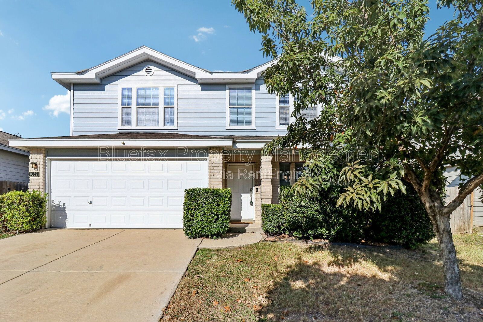 Great 3 Bed/2.5. Bath home, with spacious game room upstairs. property image