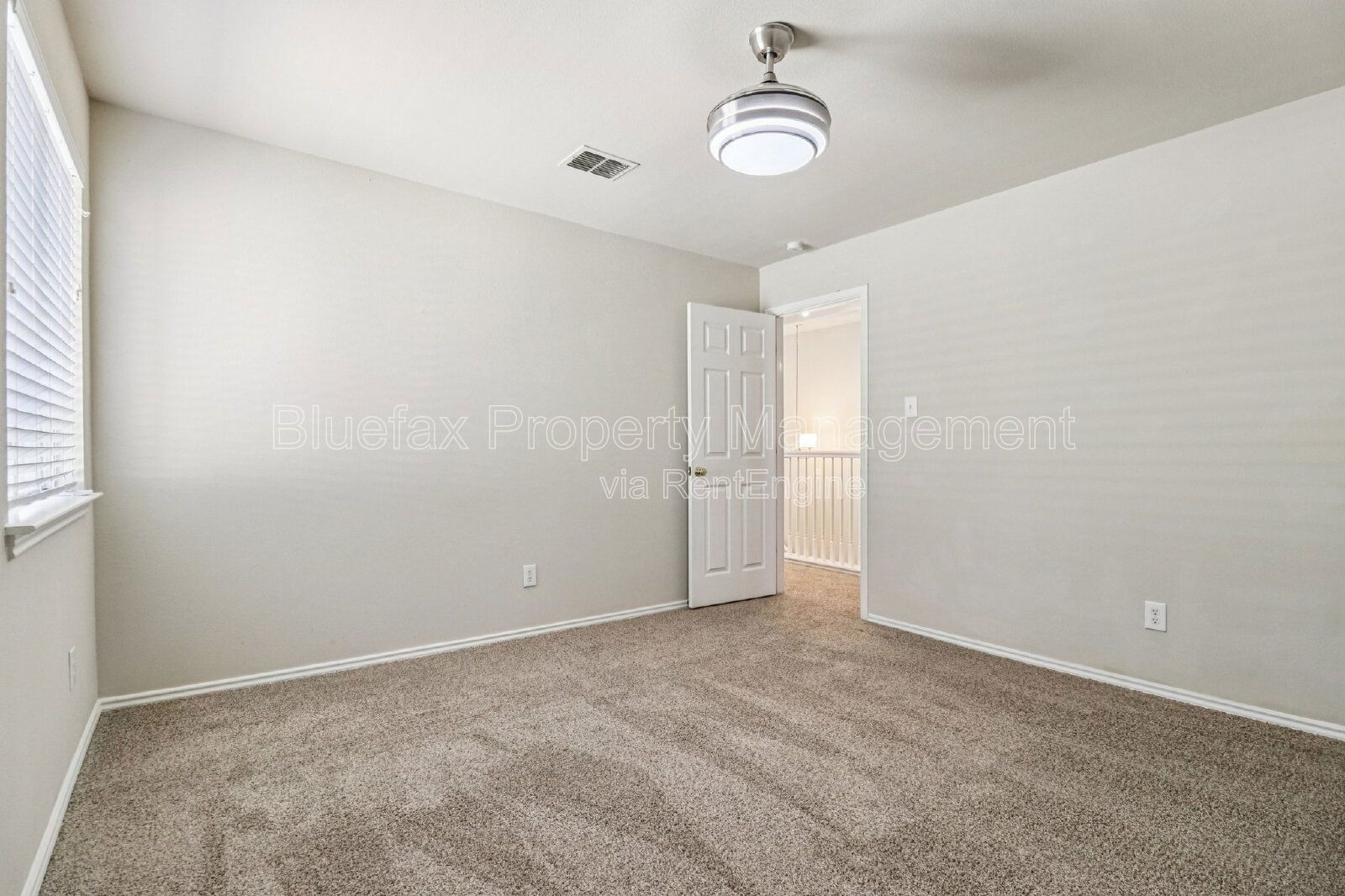 Great 3 Bed/2.5. Bath home, with spacious game room upstairs. property image