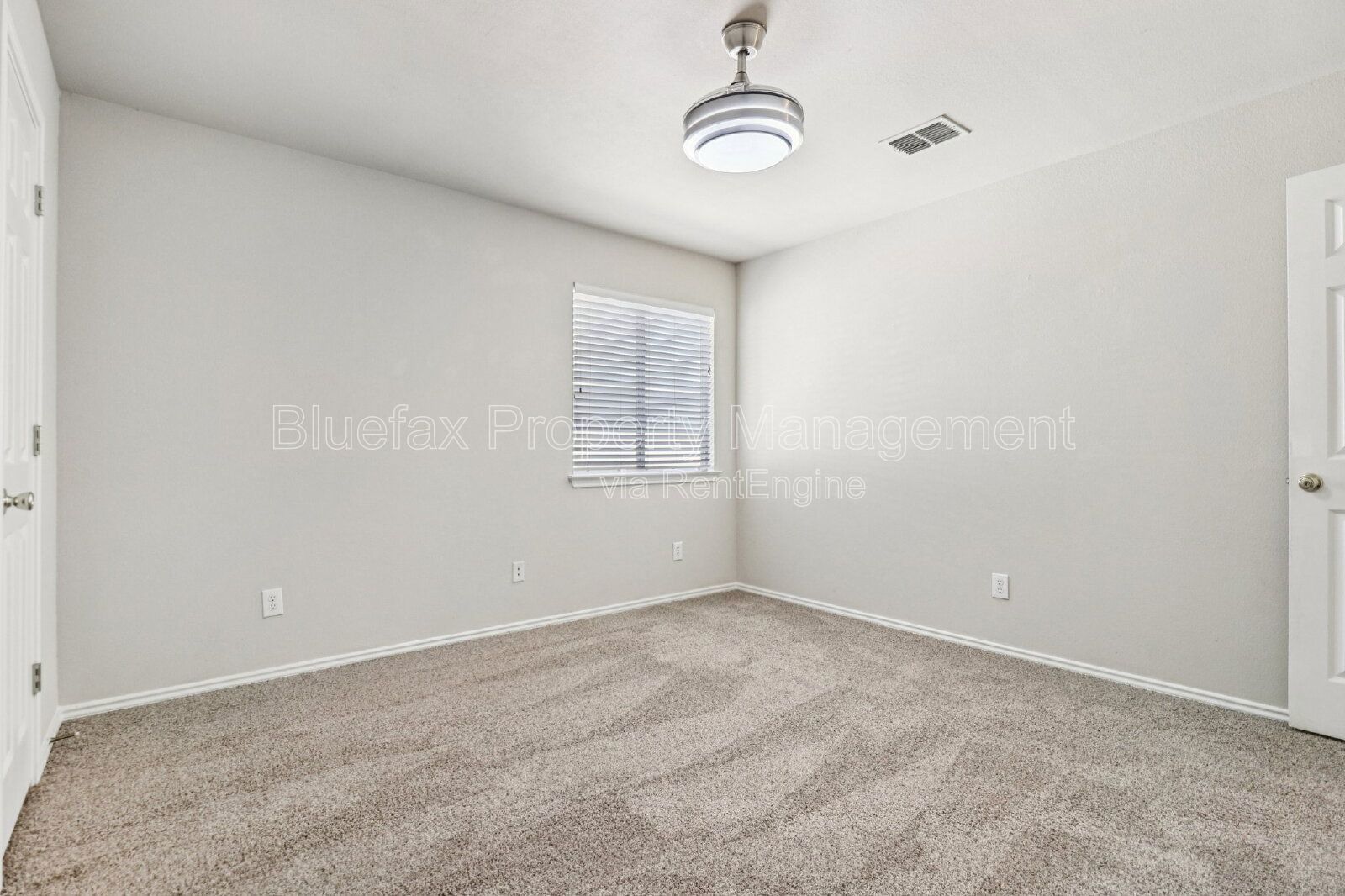 Great 3 Bed/2.5. Bath home, with spacious game room upstairs. property image