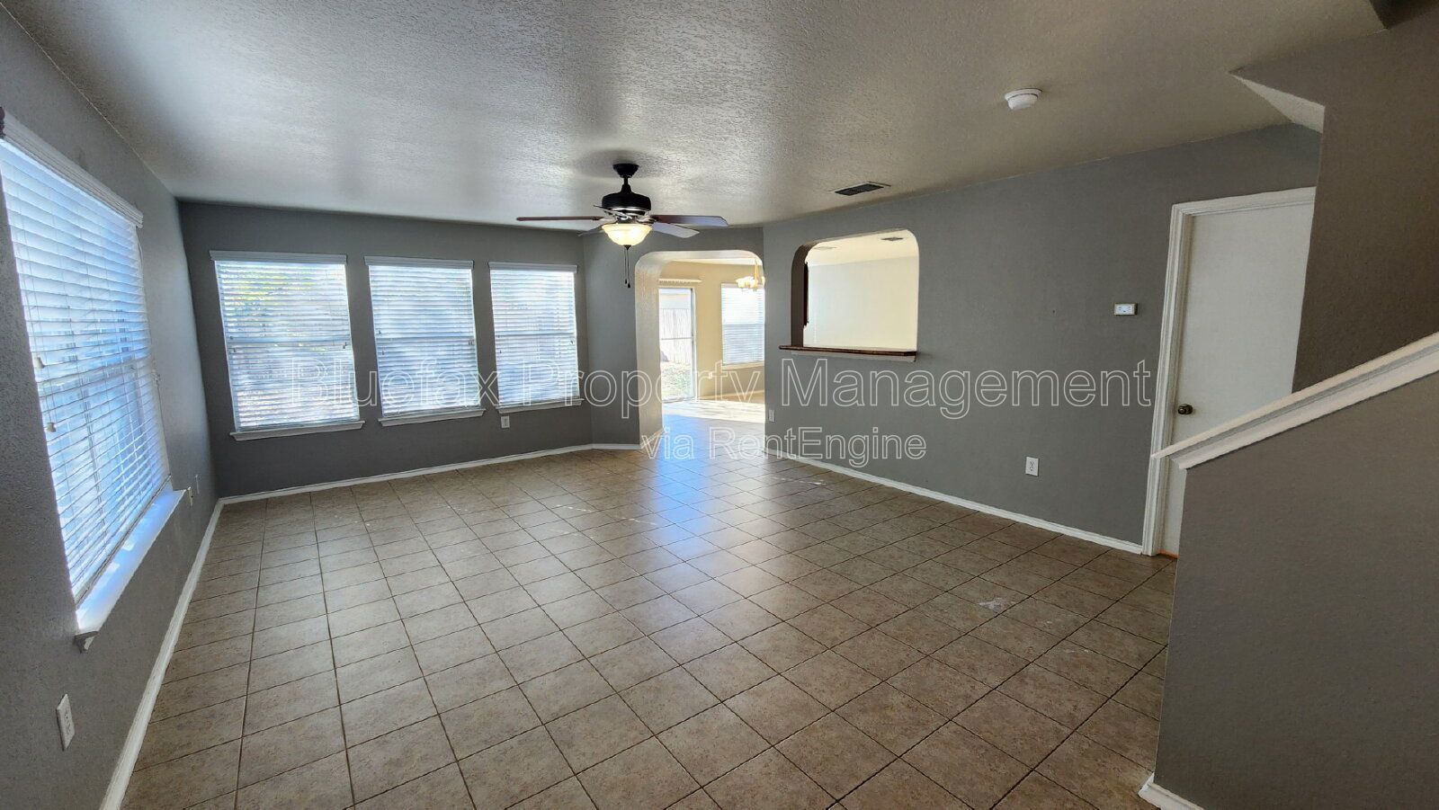 Day Sleeper Friendly 3 Bedroom Home with Easy access to Hwy 90, Loop 1604 & Lackland AFB. property image