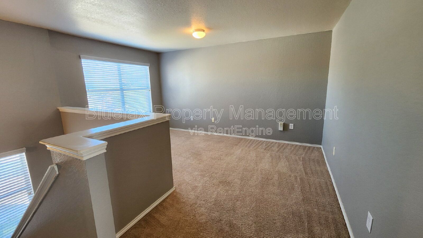 Day Sleeper Friendly 3 Bedroom Home with Easy access to Hwy 90, Loop 1604 & Lackland AFB. property image