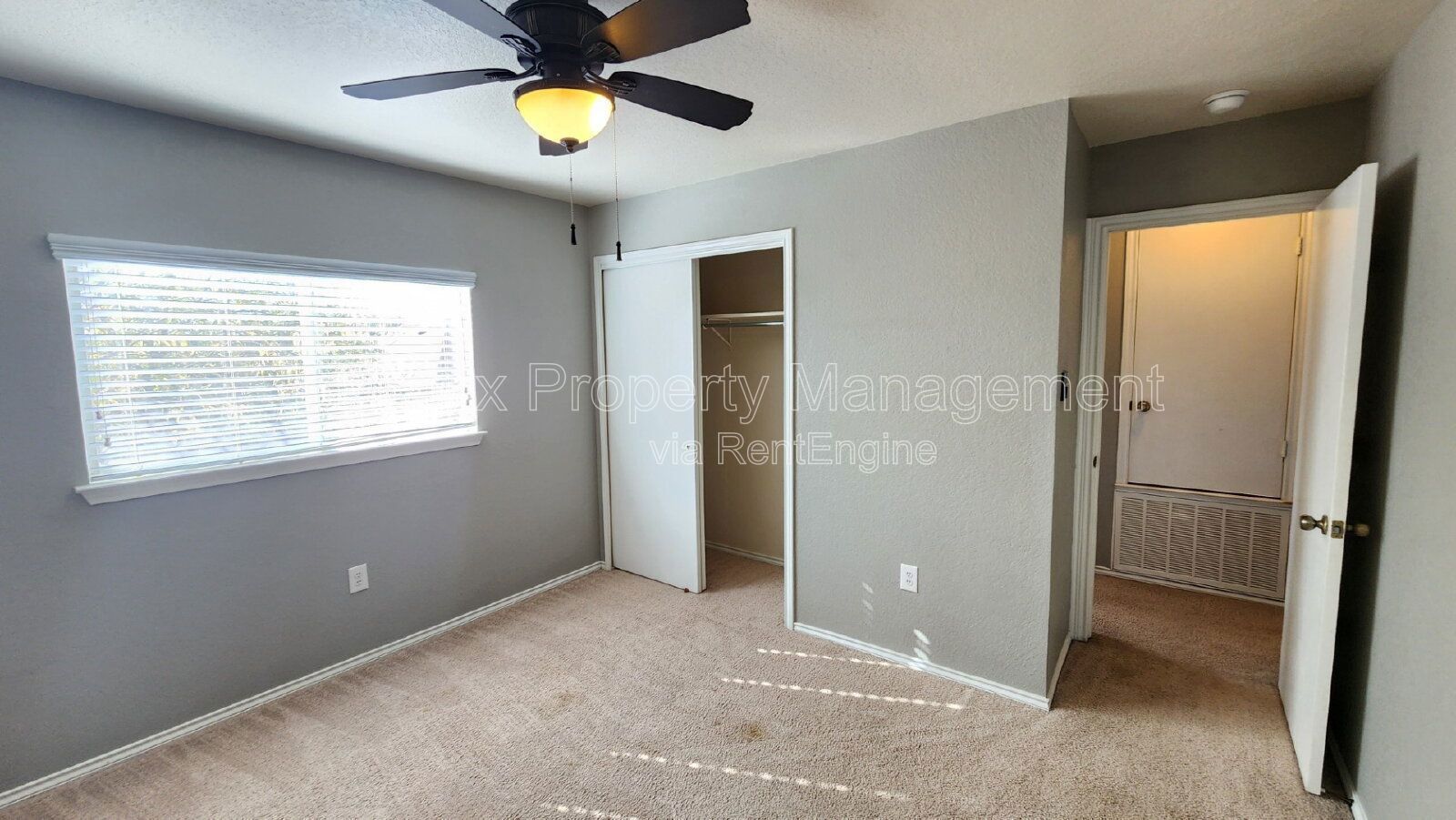 Day Sleeper Friendly 3 Bedroom Home with Easy access to Hwy 90, Loop 1604 & Lackland AFB. property image