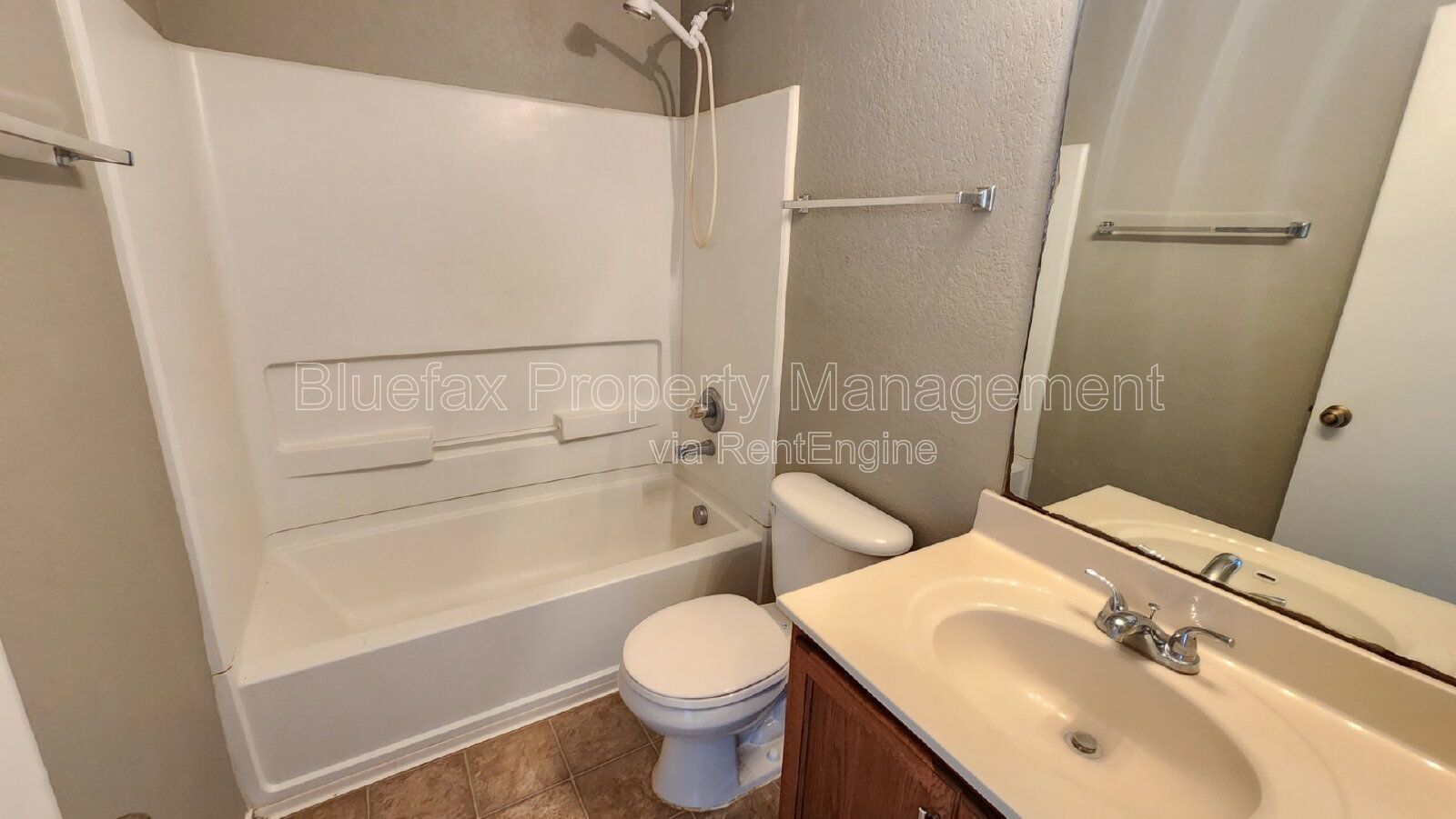 Day Sleeper Friendly 3 Bedroom Home with Easy access to Hwy 90, Loop 1604 & Lackland AFB. property image