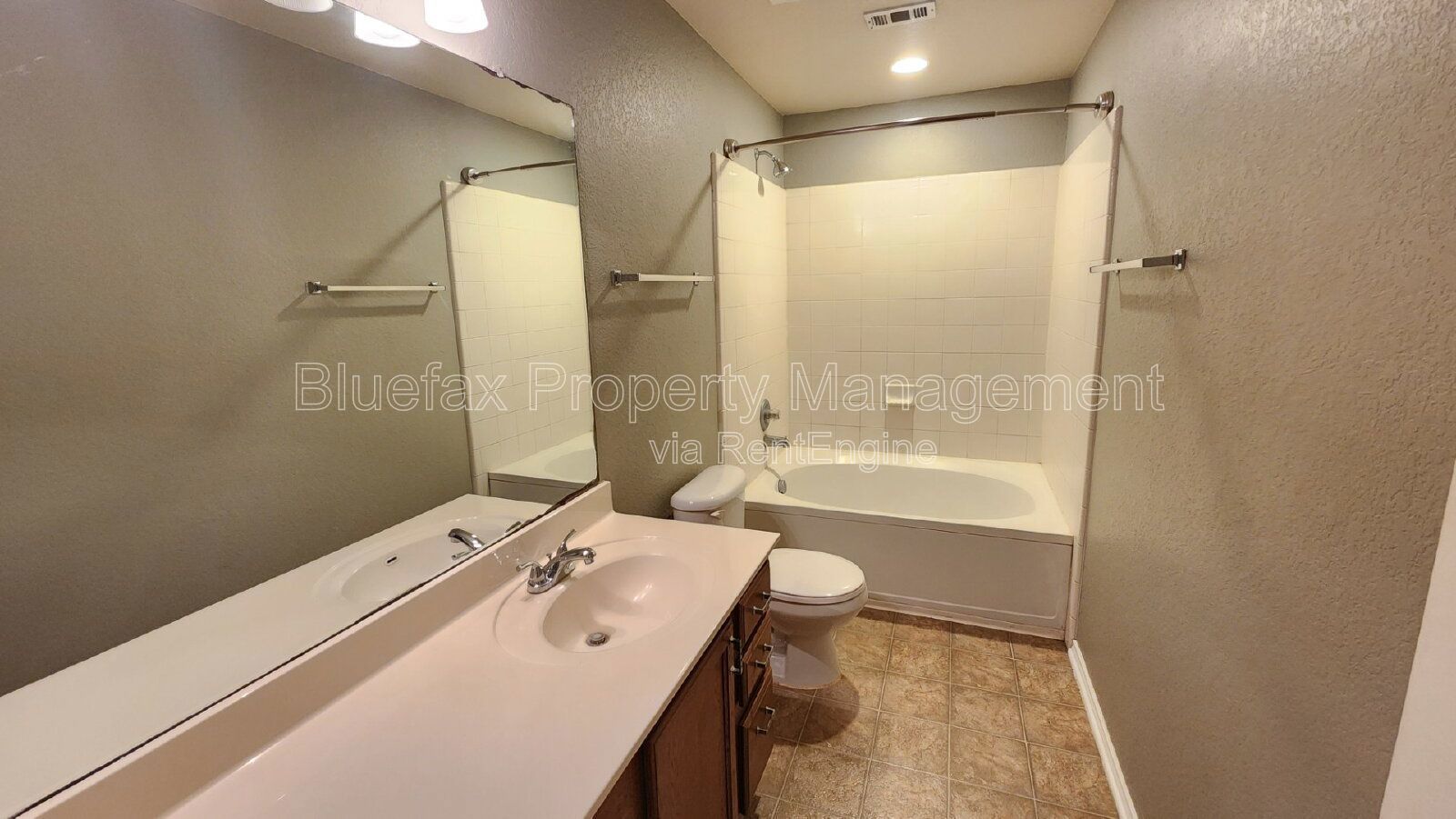 Day Sleeper Friendly 3 Bedroom Home with Easy access to Hwy 90, Loop 1604 & Lackland AFB. property image