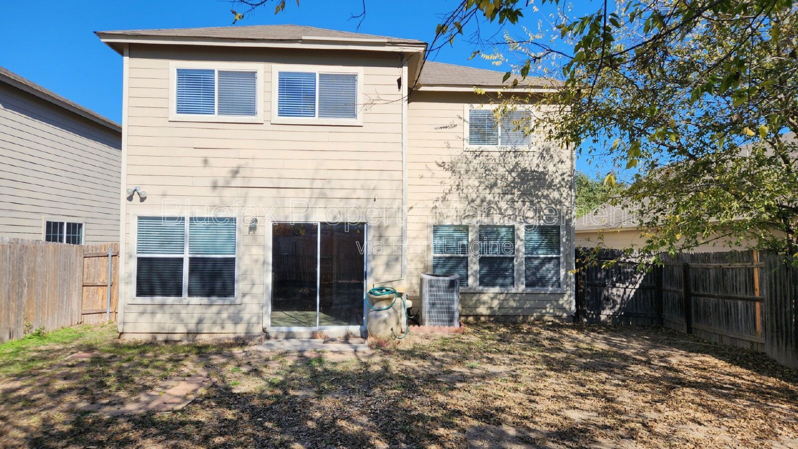 Day Sleeper Friendly 3 Bedroom Home with Easy access to Hwy 90, Loop 1604 & Lackland AFB. property image